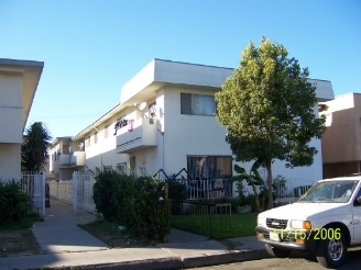 1961 S Garth Ave in Los Angeles, CA - Building Photo