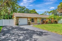 2420 Snug Harbor Dr in Palm Beach Gardens, FL - Building Photo - Building Photo