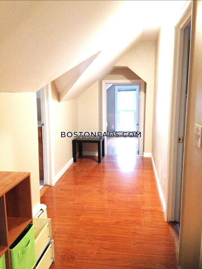 38 Floyd St-Unit -2 in Waltham, MA - Building Photo - Building Photo