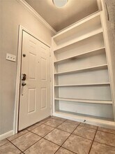 2255 Braeswood Park Dr in Houston, TX - Building Photo - Building Photo