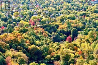 30 Inn On The Pk Dr in Toronto, ON - Building Photo - Building Photo