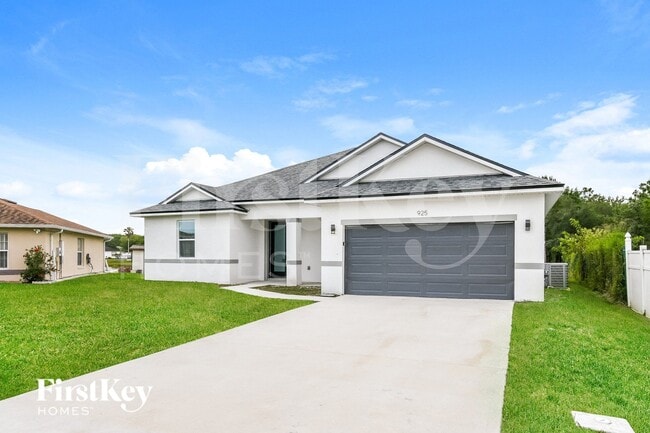925 Albertville Ct in Poinciana, FL - Foto de edificio - Building Photo