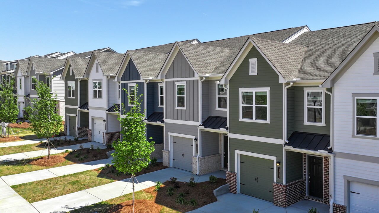 Quinn Residences at Covington Town Center in Covington, GA - Foto de edificio