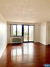 1590 Anderson Ave in Fort Lee, NJ - Building Photo - Building Photo