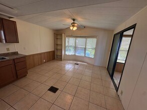 420 S Lake Ave in Tavares, FL - Building Photo - Building Photo