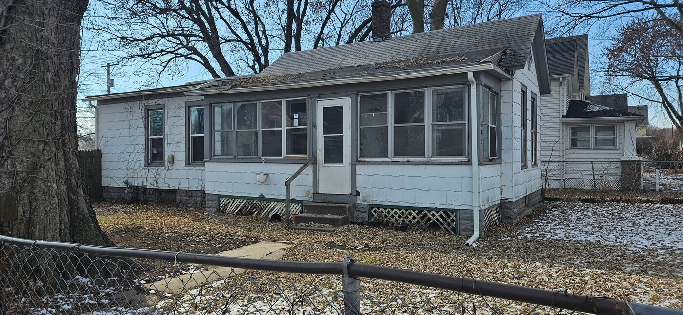 1603 W 8th St in Davenport, IA - Building Photo