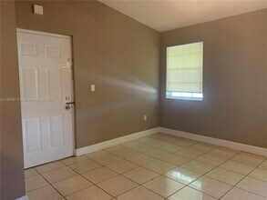 17500 NW 67th Pl in Hialeah, FL - Building Photo - Building Photo