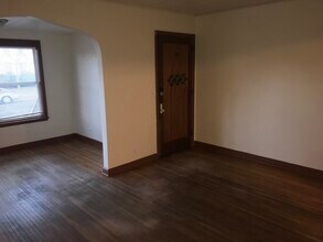 221 State St, Unit 1 in Mankato, MN - Building Photo - Building Photo