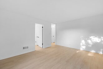 1335 Marengo Ave, Unit 1 in Forest Park, IL - Building Photo - Building Photo