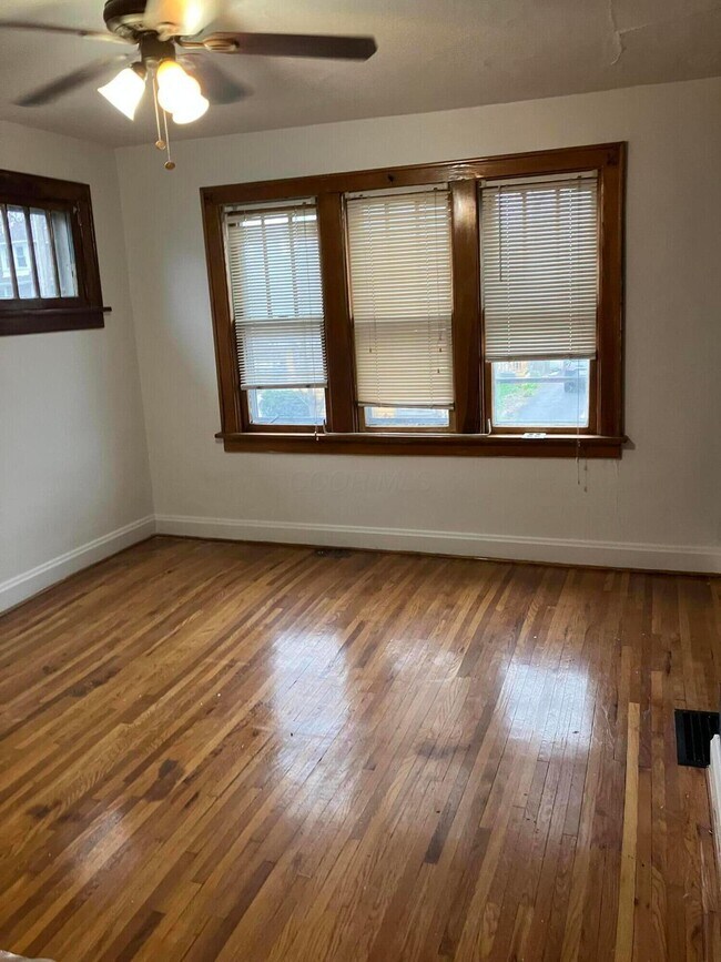238 E Kelso Rd in Columbus, OH - Building Photo - Building Photo