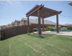 2828 Cedar Ridge Ln in Fort Worth, TX - Building Photo - Building Photo