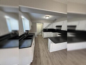 9805 Blue Bonnet Dr in Oklahoma City, OK - Building Photo - Building Photo