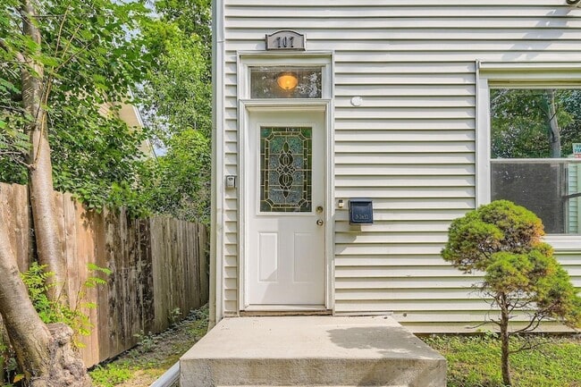 707 Jenks Ave E in St. Paul, MN - Foto de edificio - Building Photo