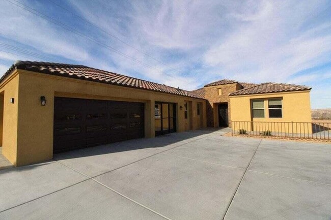 property at 56920 Hidden Gold Ct