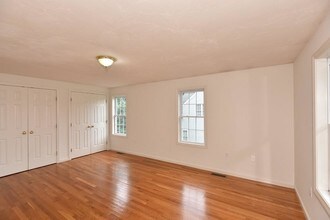 4 Wellesley Ave in Natick, MA - Building Photo - Building Photo