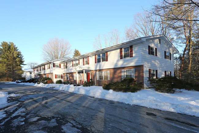 Pioneer Valley Apartments in Sunderland, MA - Building Photo - Building Photo