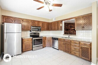 16317 McKinley St in Belton, MO - Building Photo - Building Photo