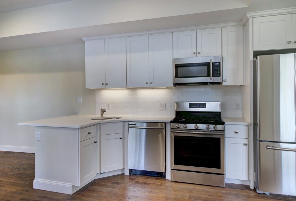 107 Library St, Unit 3 in Chelsea, MA - Building Photo