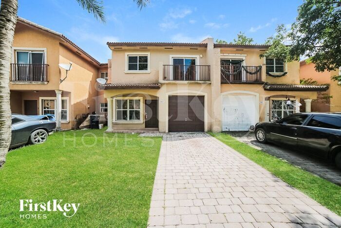 885 SW 6th Ct in Homestead, FL - Foto de edificio