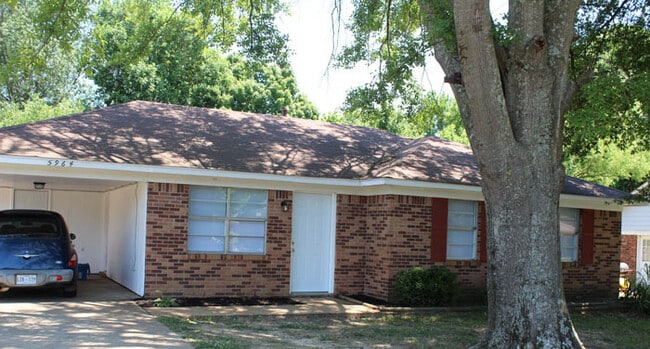 5964 Adams Cir in Horn Lake, MS - Building Photo - Building Photo