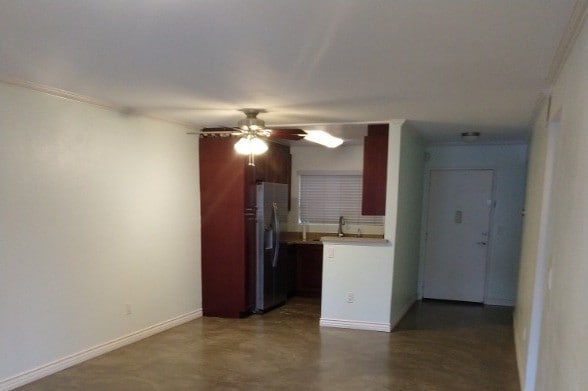 21500 Burbank Blvd, Unit 111 in Los Angeles, CA - Building Photo - Building Photo