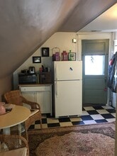 304 Cedar Lake Rd S, Unit 3 in Minneapolis, MN - Building Photo - Building Photo