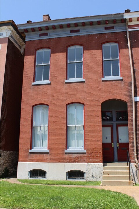 2007 California Ave in St. Louis, MO - Building Photo