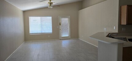 8139 W Mary Ann Dr in Peoria, AZ - Foto de edificio - Building Photo