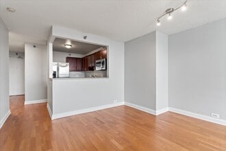 474 N Lake Shore Dr, Unit 5603 in Chicago, IL - Building Photo - Building Photo