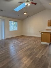 368 NW Sadie Ct in Hillsboro, OR - Building Photo - Building Photo