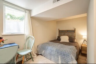 3330 SE Franklin St in Portland, OR - Building Photo - Building Photo