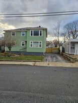 236 Andrews Ave, Unit B in West Warwick, RI - Building Photo
