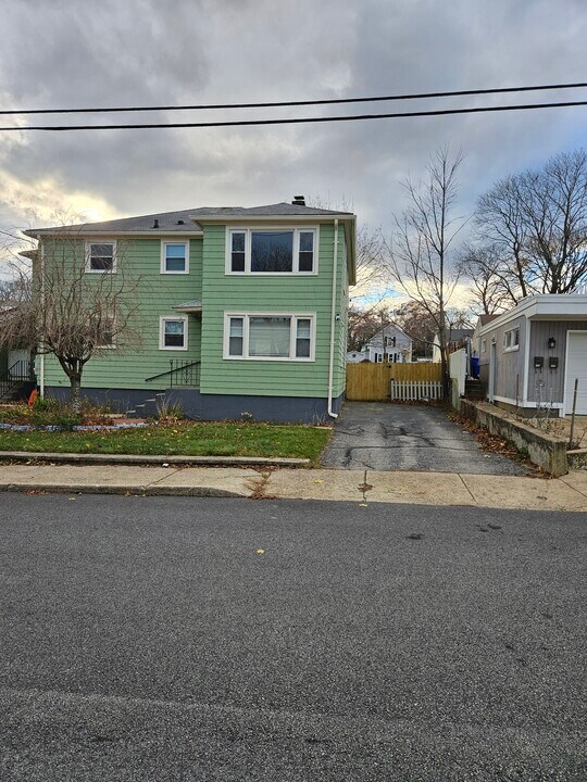 236 Andrews Ave, Unit B in West Warwick, RI - Building Photo