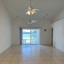 711 SE 12th Ct in Cape Coral, FL - Building Photo - Building Photo