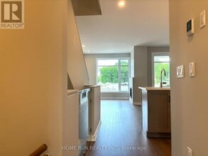 1074 Kitigan Grove in Ottawa, ON - Building Photo - Building Photo