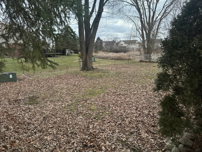 41481 Cumberland Dr in Canton Township, MI - Foto de edificio - Building Photo