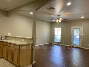 306 E Main St in Lancaster, TX - Building Photo - Building Photo