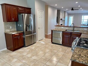 12213 Eruzione Dr in Austin, TX - Building Photo - Building Photo