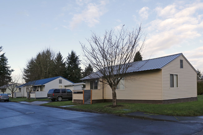 Clackamas Heights in Oregon City, OR - Building Photo - Building Photo