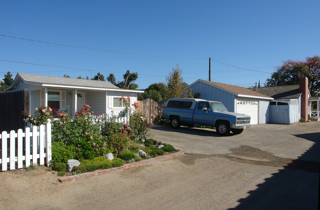 213-215 Anacapa Dr in Camarillo, CA - Building Photo - Building Photo