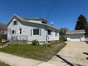1110 16th St in Two Rivers, WI - Building Photo - Building Photo