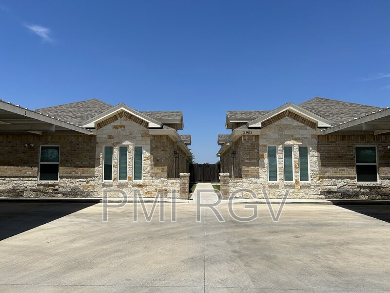 3903 Tinsley Ave in Edinburg, TX - Building Photo