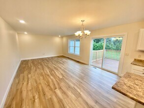 18 Chase Ct in Essex Junction, VT - Building Photo - Building Photo