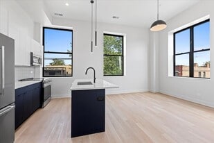 1934 W North Ave in Chicago, IL - Building Photo