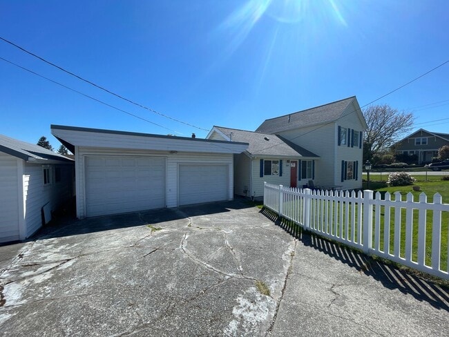 1519 K Ave in Anacortes, WA - Building Photo - Building Photo