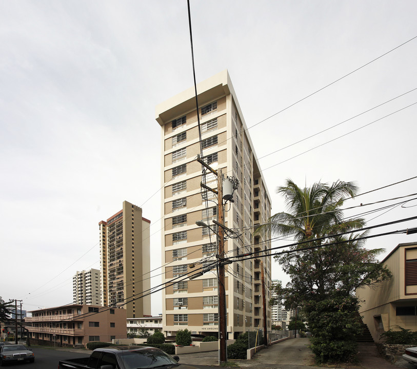 1616 Liholiho St in Honolulu, HI - Building Photo