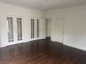 245 S Berendo St in Los Angeles, CA - Foto de edificio - Building Photo