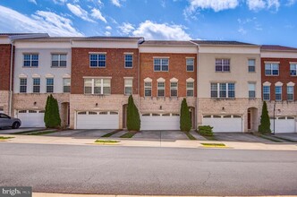 42643 Winter Wind Terrace in Ashburn, VA - Building Photo - Building Photo