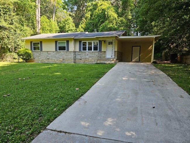 property at 842 Graythorn Ln