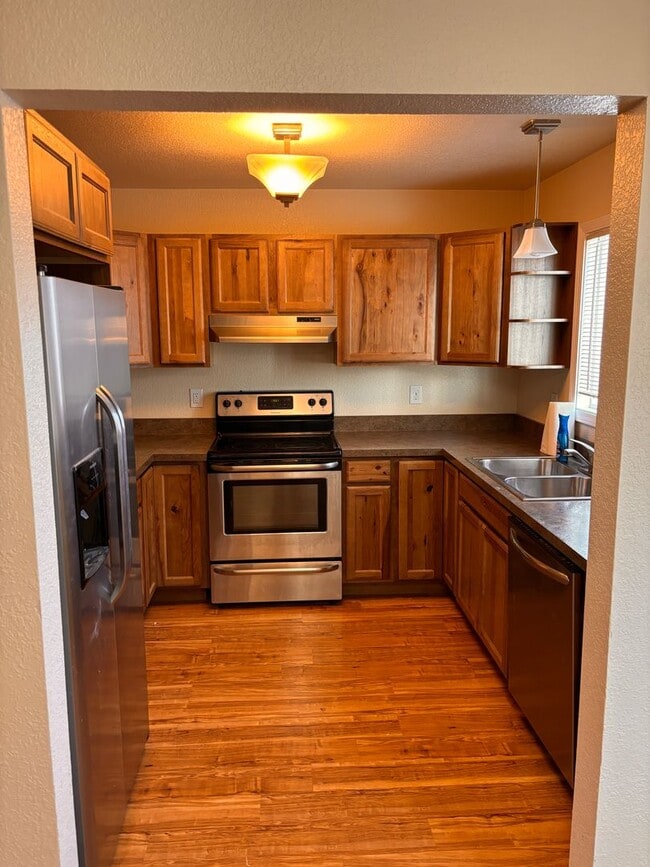 7340 Bearfoot Cir in Anchorage, AK - Building Photo - Building Photo